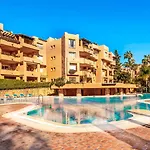 Vacation L Golden Mile Oasis L Family Friendly L Next To The And Puente L 24-7 Security דירה