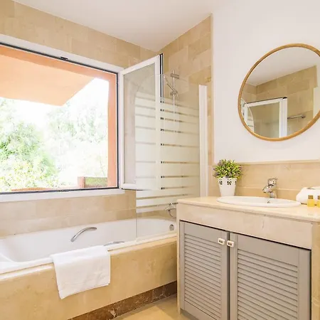 Apartment Golden Mile Oasis: Beachfront Family Haven At Puente Marbella