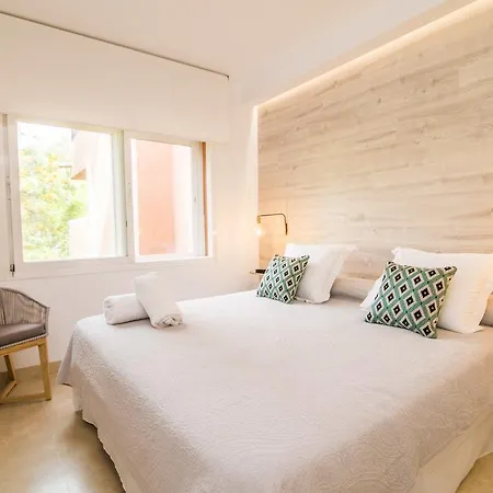 Apartment Golden Mile Oasis: Beachfront Family Haven At Puente Marbella