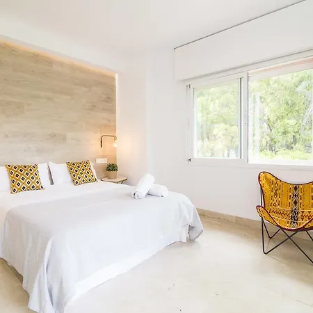 Apartment Golden Mile Oasis: Beachfront Family Haven At Puente Marbella
