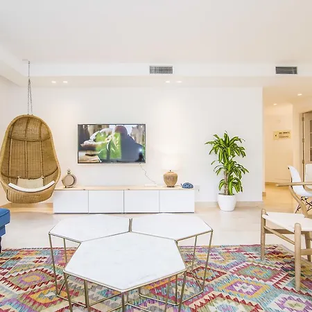 Golden Mile Oasis: Beachfront Family Haven At Puente Marbella